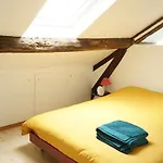 Design apartment close to RÉPUBLIQUE